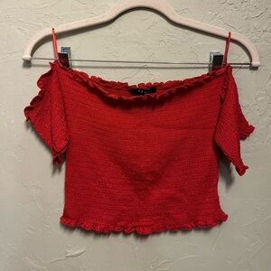 Red Short Sleeve Off the Shoulder Scrunch Top - size small / medium🌹